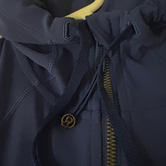 LULULEMON define jacket - Picture 3 of 4